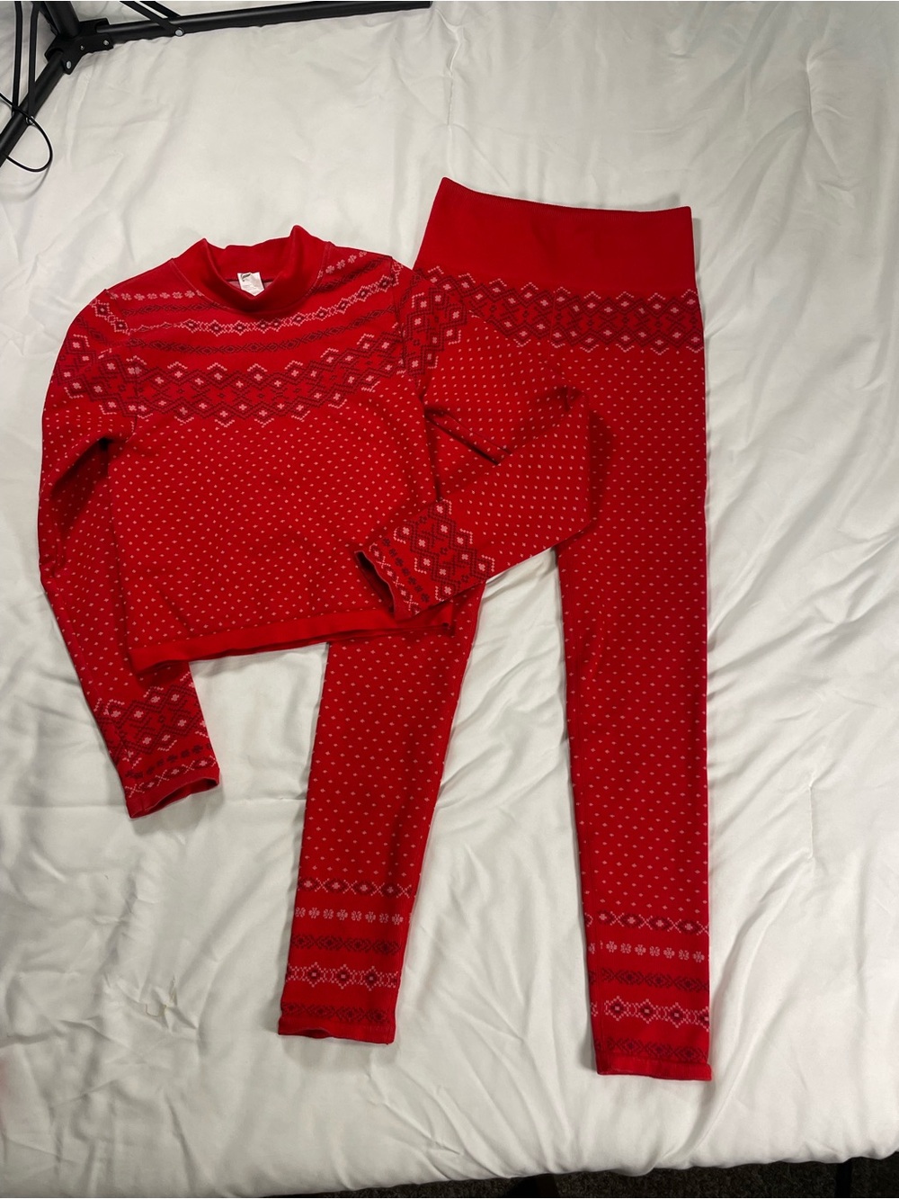 Fabletics Red Fair Isle Nordic Matching Set Leggings Top Women’s M Holiday - Picture 2 of 12
